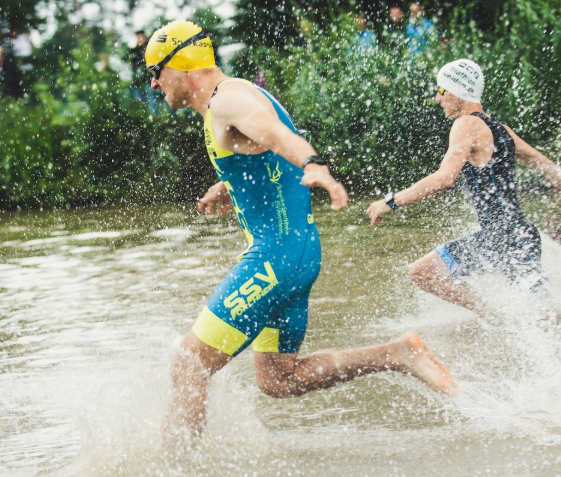 strategi-nutrisi-sebelum-dan-sesudah-lomba-triathlon