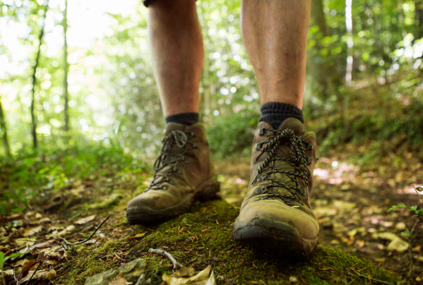Cara Memilih Sepatu Hiking yang Tepat